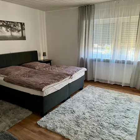 Kurstadt Apt Moderne 2zkb Balkon-pkw- Stpl-self-check-in 7-24 Std Apartment *