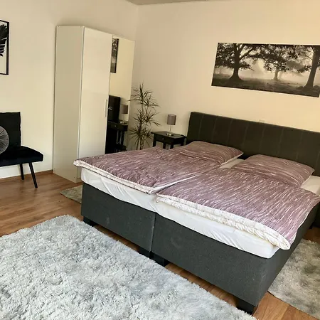 Kurstadt Apartment Moderne 2 Zimmer -Balkon-Parkplatz-Flexibler Check-In 24H Apartament Bad Nauheim