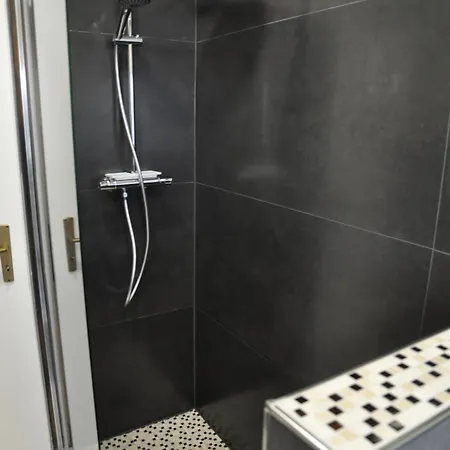 Kurstadt Moderne 2zkb Balkon-pkw- Stellplatz Check-in 7-24 H 巴特瑙海姆