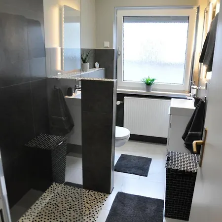 Kurstadt Apt Moderne 2zkb Balkon-pkw- Stpl-self-check-in 7-24 Std Apartment