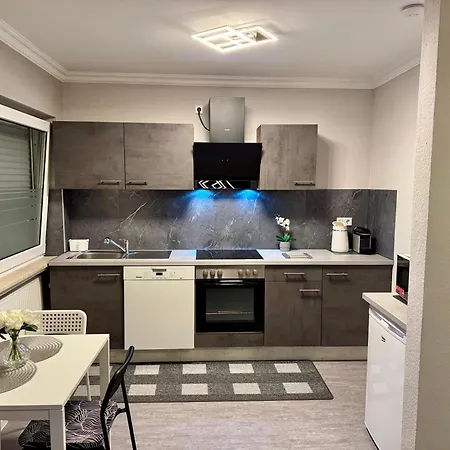 Lejlighed Kurstadt Apartment Moderne 2 Zimmer -Balkon-Parkplatz-Flexibler Check-In 24H